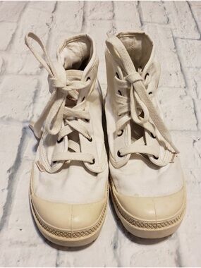 Palladium Pampas five eyelet tennis shoes